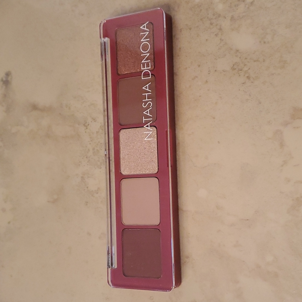 Eyeshadow Palette - Picture 1 of 2